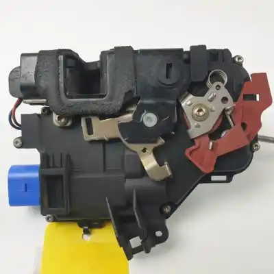 Автозапчасти б/у замок задней левой двери за audi a8 (4e2) bfm ссылки oem iam 4e0839015  