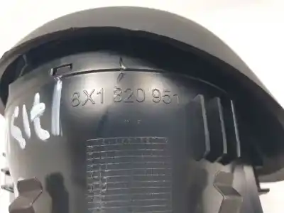 Автозапчасти б/у аэрационная решетка за audi a1 (8x) cbza ссылки oem iam 8x1820951  