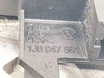 Автозапчасти б/у рычаг ручного тормоза за skoda fabia (5j2) cbzc ссылки oem iam 1j0947561  