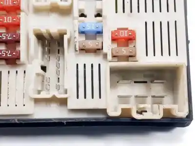 Second-hand car spare part fuse box unit for renault scénic ii (jm0/1_) 2.0 (jm05, jm0u, jm1n, jm1u, jm2v) oem iam references 8200481866  