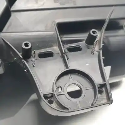 Second-hand car spare part right headlight for renault captur ii h4d470 oem iam references 260104095r halogeno y led 01393002 