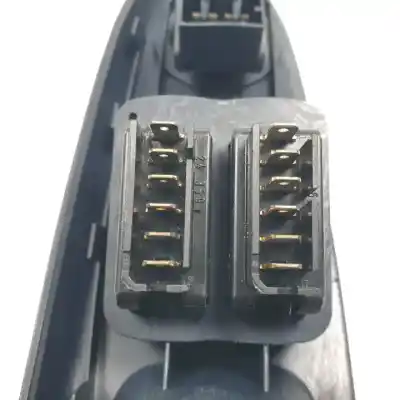 Pezzo di ricambio per auto di seconda mano interruttore alzacristalli anteriore sinistro per renault clio ii fase i (b/cbo) k4m748 riferimenti oem iam 7700411271  