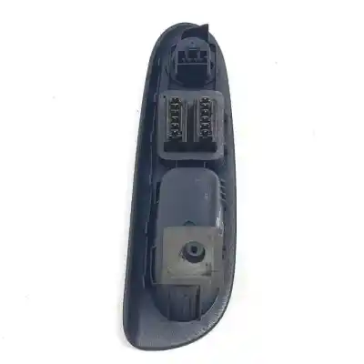 Pezzo di ricambio per auto di seconda mano interruttore alzacristalli anteriore sinistro per renault clio ii fase i (b/cbo) k4m748 riferimenti oem iam 7700411271  
