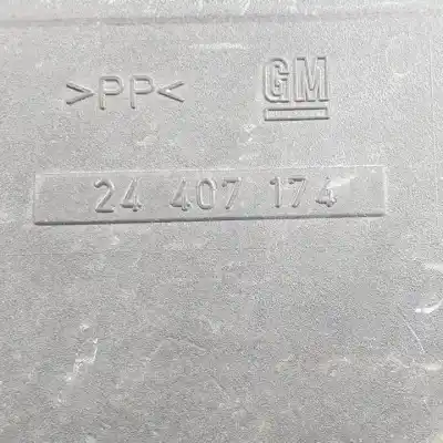 Recambio de automóvil de segunda mano de faro antiniebla izquierdo para opel zafira a z18xe referencias oem iam 24407174  