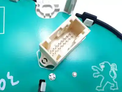 Автозапчасти б/у приборная доска за citroen citroën c3 ii 1.2 vti 82 gasolina hmz (eb2) hmz (eb2f) ссылки oem iam a2c53385740 a2c53310299 