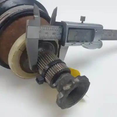 Автозапчастина б/у передня права трансмісія для skoda fabia (6y2/6y3) bme посилання на oem iam 6q0407272bd  