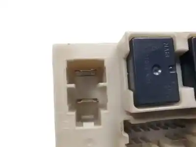 Pezzo di ricambio per auto di seconda mano scatola relè/fusibili per renault grand modus k9k750 riferimenti oem iam 233293c  