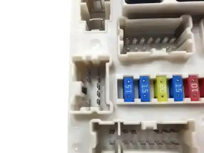 Pezzo di ricambio per auto di seconda mano scatola relè/fusibili per renault grand modus k9k750 riferimenti oem iam 233293c  