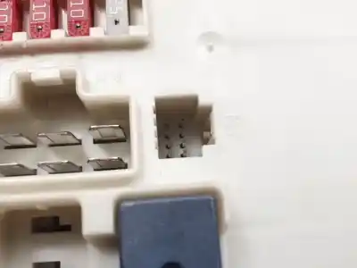 Pezzo di ricambio per auto di seconda mano scatola relè/fusibili per renault grand modus k9k750 riferimenti oem iam 233293c  