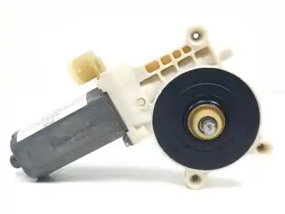 Recambio de automóvil de segunda mano de MOTOR ELEVALUNAS DELANTERO DERECHO para RENAULT CLIO II FASE II (B/CB0)  referencias OEM IAM 0130822019 106212XXX 