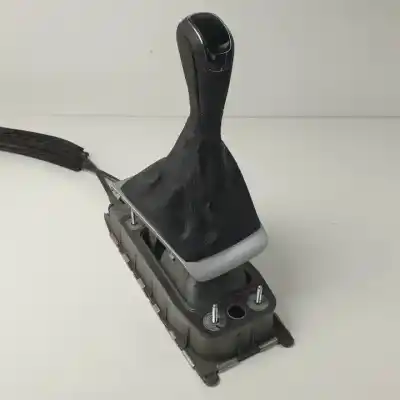 Pezzo di ricambio per auto di seconda mano LEVA DEL CAMBIO per SKODA OCTAVIA BERLINA (1Z3)  Riferimenti OEM IAM 1K0711049CH 1K0711061B 1K0711091A 
