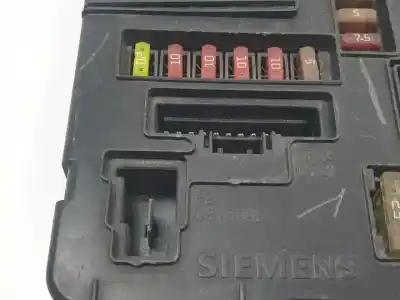 Second-hand car spare part fuse box unit for renault scénic ii (jm0/1_) 2.0 (jm05, jm0u, jm1n, jm1u, jm2v) oem iam references 8200306032a s118399200d 