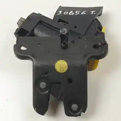 Pièce détachée automobile d'occasion Coffre / Serrure De Porte pour VOLKSWAGEN JETTA (1K2) AZV. BKD. CBDA. CBDB. CJAA Références OEM IAM 4F5827505G  