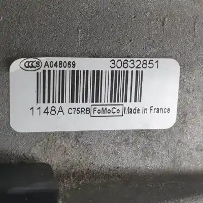 Second-hand car spare part front right door lock for volvo c70 cabriolet d5244t13 oem iam references 30632851  