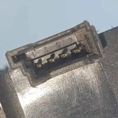 Автозапчастина б/у замок багажника / ворот для land rover range rover iii (l322) 3.0 d 4x4 посилання на oem iam 51248408492 70651139 