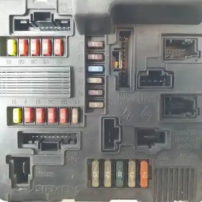 Second-hand car spare part fuse box unit for renault scénic ii (jm0/1_) 2.0 (jm05, jm0u, jm1n, jm1u, jm2v) oem iam references s118399200d 8200306032a 