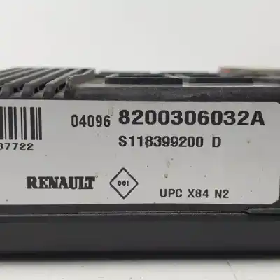 Second-hand car spare part fuse box unit for renault scénic ii (jm0/1_) 2.0 (jm05, jm0u, jm1n, jm1u, jm2v) oem iam references s118399200d 8200306032a 