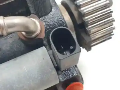 Pezzo di ricambio per auto di seconda mano pompa diniezione per chrysler voyager (rg) enj riferimenti oem iam 03l130755e  