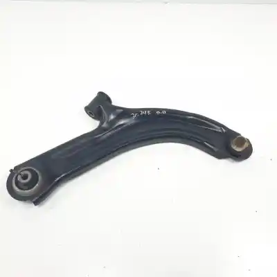 Pezzo di ricambio per auto di seconda mano Braccio Sospensione Inferiore Anteriore Destro per RENAULT CLIO III D4F740 Riferimenti OEM IAM 8200615058C  