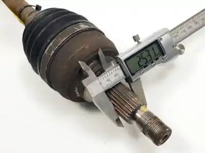 Автозапчасти б/у передняя правая трансмиссия за renault clio iii d4f740 ссылки oem iam 8200378880  