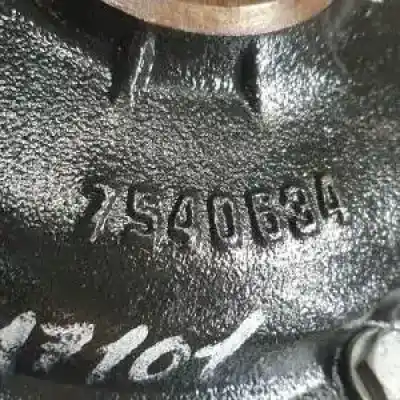 Second-hand car spare part front differential for bmw serie x3 (e83) 204d4 oem iam references 7540626 r: 3.05 aprox 7540634 