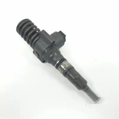 Pezzo di ricambio per auto di seconda mano INIETTORE per VOLKSWAGEN GOLF PLUS (5M1) AZV.BKD Riferimenti OEM IAM 03G130073  