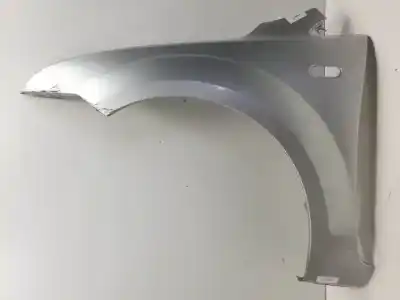 Peça sobressalente para automóvel em segunda mão GUARDA-LAMAS DIANTEIRO ESQUERDO por FORD FOCUS BERLINA (CAP)  Referências OEM IAM   