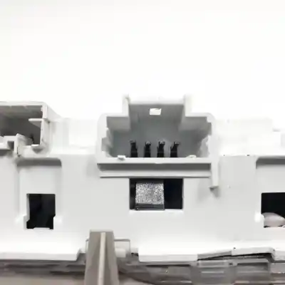 Second-hand car spare part interior light for citroen c3 hn05 oem iam references 9811856677 halogeno 9812879177 