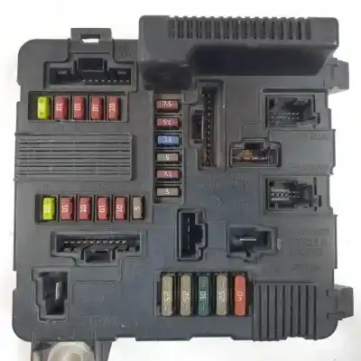 Second-hand car spare part fuse box unit for renault megane ii berlina 5p f4r771.f4r17 oem iam references 8200306033 s118399300g 