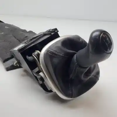 Pièce détachée automobile d'occasion Levier pour RENAULT SCENIC II (JM) K4M782 Références OEM IAM 8200327403  