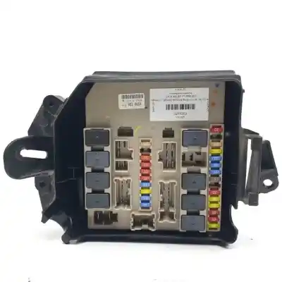 İkinci el araba yedek parçası RÖLE/SIGORTA KUTUSU için RENAULT GRAND MODUS  OEM IAM referansları 902665A  