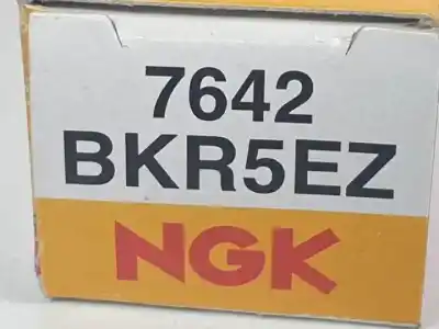 Автозапчастина б/у свічка розжарювання для renault clio ii fase i (b/cbo) k4j712 посилання на oem iam bkr5ez  