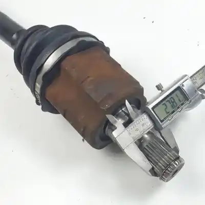 Автозапчастина б/у передня права трансмісія для kia cee´d (ed) d4fb посилання на oem iam 495001h210  