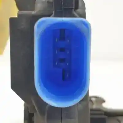 Автозапчастина б/у замок дверей заднього лівого для volkswagen jetta (1k2) bkc посилання на oem iam 7l0839015  