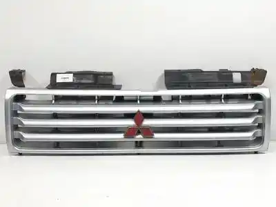 Second-hand car spare part front grille for mitsubishi montero (v20/v40) d/4d56 oem iam references 