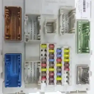 Pezzo di ricambio per auto di seconda mano scatola relè/fusibili per ford kuga (cbs) dw10c.txda.txma riferimenti oem iam dv6t14a073fe  