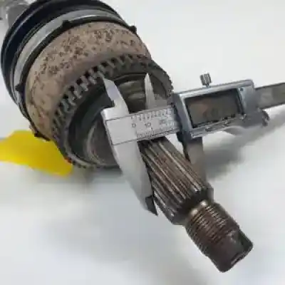 Second-hand car spare part front right transmission for kia cee´d (ed) d4fb oem iam references   