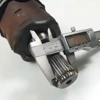 Second-hand car spare part front right transmission for kia cee´d (ed) d4fb oem iam references   