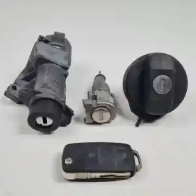 Peça sobressalente para automóvel em segunda mão CANHÃO DE IGNIÇÃO por SKODA ROOMSTER (5J7) BNV Referências OEM IAM 4B0905851C  