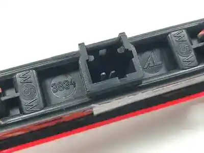 Peça sobressalente para automóvel em segunda mão farolim de travão central por peugeot 107 cfa referências oem iam   