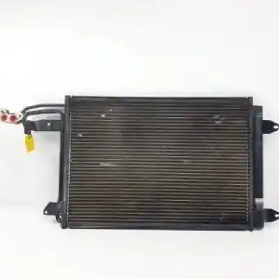 Peça sobressalente para automóvel em segunda mão condensador / radiador de ar condicionado por seat leon (1p1) d-bls referências oem iam 1k0820411q
