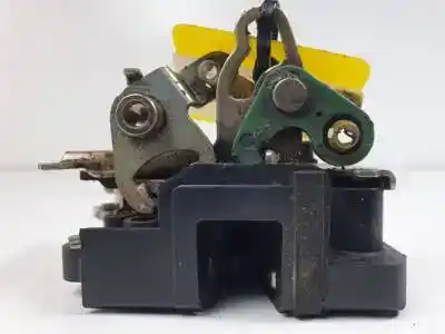 Second-hand car spare part front right door lock for nissan atleon (tk) bd30d oem iam references   82024412