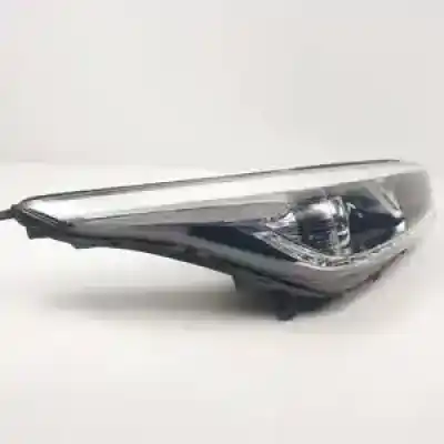 Second-hand car spare part right headlight for kia cee´d (jd) d4fc oem iam references 92102a2220  