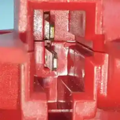 Peça sobressalente para automóvel em segunda mão farolim de travão central por renault master ii combi g9ua6.g9u650 referências oem iam 7700352940  