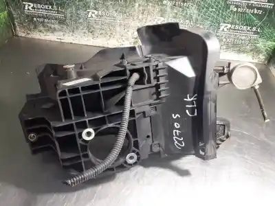 Pièce détachée automobile d'occasion pédale d'embrayage pour mercedes-benz clase clk (w209) coupe 270 cdi (209.316) 170 cv / 125 kw références oem iam 2032910401  