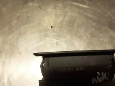 Peça sobressalente para automóvel em segunda mão BOTÃO / INTERRUPTOR ELEVADOR VIDRO TRASEIRO DIREITO por BMW SERIE 1 BERLINA (E81/E87)  Referências OEM IAM 6945874  