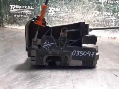 Peça sobressalente para automóvel em segunda mão fechadura da porta dianteira direita por opel corsa c elegance referências oem iam 24434885  