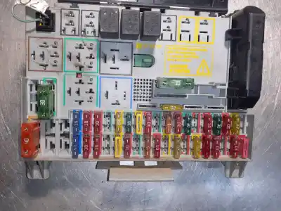 İkinci el araba yedek parçası röle/sigorta kutusu için opel vectra b berlina 2.0 dti oem iam referansları 09152787  