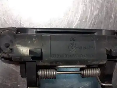 Peça sobressalente para automóvel em segunda mão puxador exterior traseiro direito por audi a4 berlina (8e) 2.5 tdi (120kw) referências oem iam 8e0839207