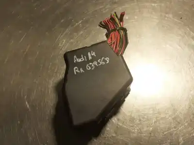 Peça sobressalente para automóvel em segunda mão caixa de fusíveis e relés por audi a4 berlina (8e) 2.5 tdi (120kw) referências oem iam 